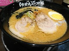 神田に戻って夕食は、またラーメン「ラーメン花月　嵐」