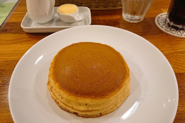 午前中に用事をすませて遅めのランチへ...<br />丸の内沿線にいたので、さくっと近くの美味しいランチを検索したら、カレーライス ディランがヒット!<br />行ってみたらなんと淡路町駅から新御茶ノ水駅方面へ...と、遠い(汗<br />初めてだったので遠く感じたけど、実は10分も歩いてなかった(笑)<br /><br />美味しいカレーとアフタヌーンティーを楽しんで♪さくっと帰りました~(人´з`).:*<br /><br />◇淡路町(新御茶ノ水)<br /><br />13:40 淡路町駅着<br />13:52-14:20 カレーライス ディラン<br /><br />◇赤坂<br /><br />14:51 赤坂駅着<br />14:58 ホットケーキパーラー Fru-Full着<br />15:00-15:45 Fru-Full OPEN<br /><br />15:55 帰路へ<br /><br />