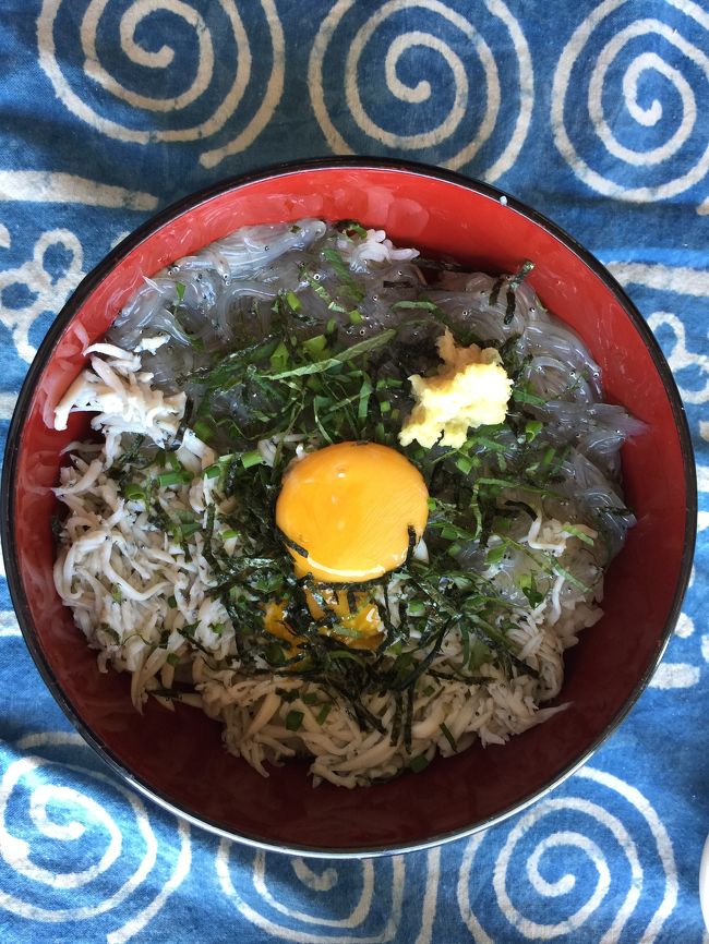 友人が日帰りドライブに連れて行ってくれました。<br />寿都でしらす丼を食べて、ニセコのカフェに寄るという割とベタなコース。お天気に恵まれて、楽しい一日になりました。寿都も意外と見所ありますよー。