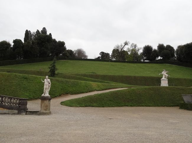 フィレンツェ　ボーボリ庭園・バルディーニ庭園・陶磁器博物館