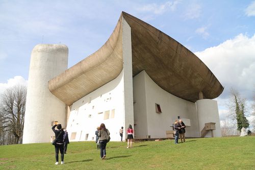 Le Corbusier: The Chapel of Notre-Dame Du Haut at Ronchamp