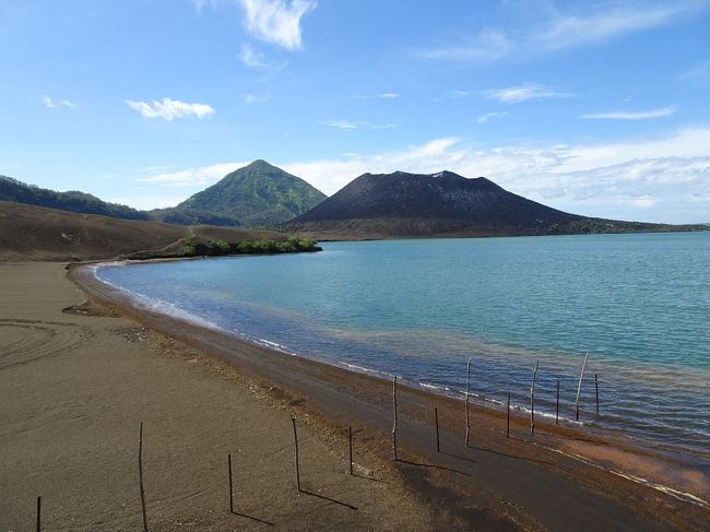 GWの8日間でニューカレドニア、バヌアツ、ソロモン諸島、パプアニューギニアに行ってきました。<br /><br />パプアニューギニアでは、太平洋戦争中に日本軍の航空基地が置かれていたことで知られるラバウルに行ってみました。ポートモレスビーと違って治安はそれほど悪くはなさそうでした。<br /><br /><旅程><br />【1日目(4/28土)】<br /> 中部7:40→成田8:50(NH338)<br /> 成田12:30→ヌメア23:05(SB801)<br /> ヌメア泊<br />【2日目(4/29日)】<br /> ヌメア16:20→ポートビラ17:25(SB230)<br /> ポートビラ泊<br />【3日目(4/30月)】<br /> ポートビラ~タンナ島<br /> タンナ島泊<br />【4日目(5/1火)】<br /> タンナ島~ポートビラ<br /> ポートビラ泊<br />【5日目(5/2水)】<br /> ポートビラ8:00→ホニアラ10:00(PX83)<br /> ホニアラ泊<br />【6日目(5/3木)】<br /> ホニアラ10:50→ポートモレスビー12:10(PX85)<br /> ポートモレスビー15:20→ラバウル16:45(PX274)<br /> ラバウル泊<br />【7日目(5/4金)】<br /> ラバウル泊<br />【8日目(5/5土)】<br /> ラバウル6:50→ポートモレスビー8:10(PX275)<br /> ポートモレスビー14:20→成田20:05(PX54)<br /><br />ニューカレドニア編<br />https://4travel.jp/travelogue/11355917<br />バヌアツ・ポートビラ編<br />https://4travel.jp/travelogue/11356801<br />バヌアツ・タンナ島編<br />https://4travel.jp/travelogue/11357123<br />バヌアツ・エファテ島編<br />https://4travel.jp/travelogue/11357482<br />ソロモン諸島編<br />https://4travel.jp/travelogue/11358065<br />パプアニューギニア・ポートモレスビー編<br />https://4travel.jp/travelogue/11358879