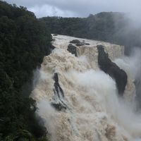 ニューギニア航空で行くケアンズ　サイクロンの大雨の影響で通行止めだらけでした(ビーチフロント アパートメンツ オン トリニティ ビーチ)　2018年3月