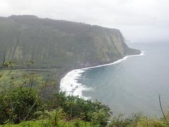 ハワイ島（６）プカプカキッチン、日系人の町ヒロ、アカカの滝、ワイピオ渓谷ＬＯＯＫＯＵＴ、虹の滝