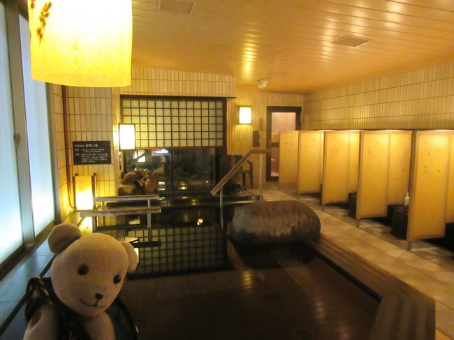 旦那が博多で開催の槇原敬之のライブチケットをとってきました。<br />付き合って博多に一泊。<br />博多にはドーミーインが2棟あるもので、比較的値段が安かった博多祇園に決定。<br />オープン年に2回宿泊して以来、3度目です。<br />前2回はそれなりに控えめに見学だったもので、お願いして、また営業時間外に大浴場を見学。<br />対応いただき感謝なのでした。<br /><br />