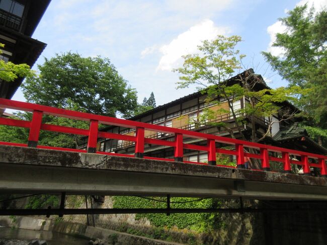 ボンが 出張(? 学生なんだけどな…)帰りに帰省<br />次の出張(?)では 車の運転が必要になると 言う<br /><br />では 練習しなきゃ!<br /><br />距離、試練度具合を検討し <br />四万温泉へコースを選定(^ ^)<br />片道40kmドライブに GO♪♪<br /><br />四万温泉では 積善館の内部見学へ<br />ジブリの世界 の リアルを見る<br /><br />「山道も運転しなきゃなんだ」と言い出すので<br />翌日は 榛名湖までのクネクネドライブ((o(^∇^)o))<br /><br />