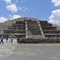 有名なメキシコ中央高原最大の 　古代都市遺跡、テオティワカン