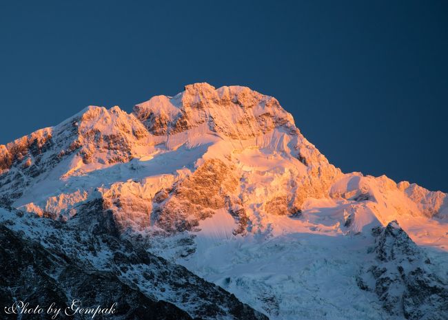  Mount Cook Village滞在中、4月12日の昼間は、雨に祟られたが、それ以外は、朝夕、夜は目的としていたサザンアルプスのモルゲンロート、夕日に染まるMount Cook、満天の星空撮影が楽しめ、昼間はトレッキングを楽しめた。すでにTasman Valley Walk, Hooker Valley Trackのハイキングの様子は4travelに投稿済みなので、本編では、Kea Point Trackのハイキング、および3日間に撮影したサザンアルプスの朝、夕、夜の絶景を紹介したい。