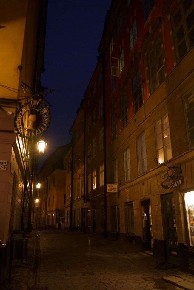 今年のgwは北欧のスウェーデンへ その9 静かな夜のガムラスタンをお散歩 ストックホルム スウェーデン の旅行記 ブログ By Rinさん フォートラベル