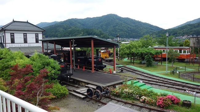 丹後半島の西の付け根にある「木津」の木津温泉へは何時から通っているか・・・記録を紐解くと06年7月13日というのが一番古い。しかし、記憶とは少々ズレている、もう少し古い記憶があるのだが記録として残していないので遡るのはここまででしょう。こうも木津温泉「ゑびすや」に拘るのは泉質が一番で当然だが、気が向いて空いていると何時でも気楽に利用できる所謂「貸切」風呂があったのもその一つです。加えて古風で今では大正館と呼ぶ木質棟が安く利用できたことがその理由でした。<br /> そんな木津も暫く行っていないな・・・と家人と話す内に予約へと進み急遽久しぶりにうかがうこととなりました。昔は、直通する高速もなく中国道から播但道、豊岡経由で久美浜辺りで日本海に出て丹後木津への道中でした。しかし、今では河内から第二京阪、京滋バイパス、京都縦貫道から山陰近畿自動車道を利用するとナビの計算では2時間少々で行けます。随分便利になったもので、従前の半分近い短縮です。浮いた時間の有効利用と云うことで、初日の30日は与謝天橋立ICで高速を降りて「加悦鉄道」鉄道敷跡を暫し輪行、加悦鉄道についてもお勉強をして参りました。