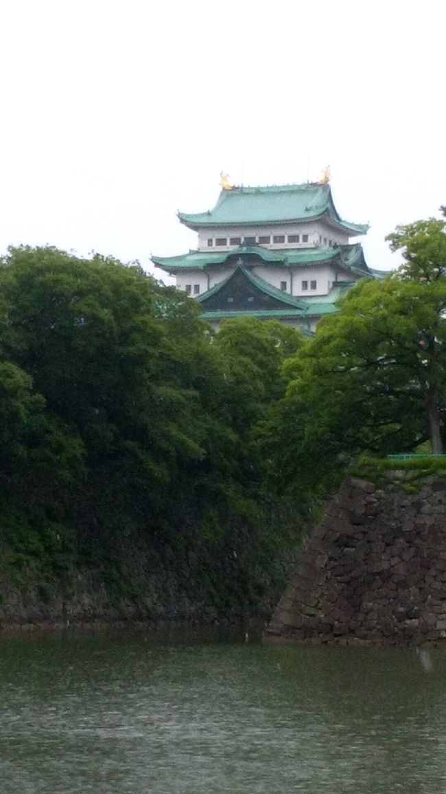 今年から名古屋城での開催になったやきものワールド。<br />雨の日のモーニング・やきものワールド・名古屋城本丸御殿散策。