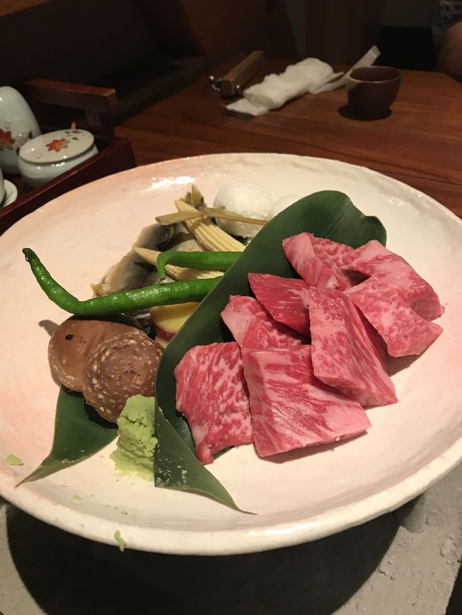 二泊三日で平湯温泉 上高地散策に行ってきました。<br /><br />お天気が最高で日ごろの行いが良いのかも。<br /><br />「匠の宿 深山桜庵」に二泊して源泉かけ流しの温泉を堪能してきました。<br /><br />お宿の方もとても親切でゆっくりできました。