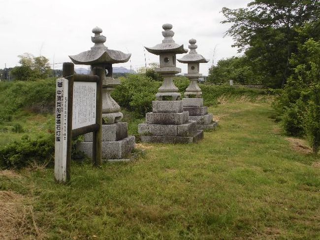 梅雨前の曇天の日に「出雲街道」紀行の四回目を実施した。<br />院庄から西に向かい、美作追分駅までの一日目。国道沿いに旧街道が残り、のんびりとした旧街道歩きを楽しむ。<br />宿屋がないため、久世町まで進み、翌日に戻る行程にならざるを得ない地区に突入した。<br /><br />　http://ks5224.fc2web.com/iz04hp/iz04-1.html