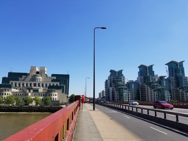 5月13日~21日までロケ地で巡るロンドン観光をしてきました<br />ロケ地で巡る♪ロンドン~各編~から比較的近くで巡りやすい所をピックアップしてロケ地巡りモデルコースを作ってみました<br /><br />モデルルート内にあるロケ作品<br />・007スカイフォール/スペクター<br />https://ssl.4travel.jp/tcs/t/editalbum/edit/11363258/<br />・ミッションインポッシブル1作目/ローグネーション<br />https://ssl.4travel.jp/tcs/t/editalbum/edit/11363185/<br />・ユー・ニード・イズ・キル(エッジ・オブ・トゥモロー)<br />https://ssl.4travel.jp/tcs/t/editalbum/edit/11363920/<br />・キングスマン1作目<br />https://ssl.4travel.jp/tcs/t/editalbum/edit/11363543/<br />・シャーロック ホームズ シャドーゲーム<br />https://ssl.4travel.jp/tcs/t/editalbum/edit/11363713/<br />・マッチポイント<br />・SHERLOCK<br />https://ssl.4travel.jp/tcs/t/editalbum/edit/11362595/<br /><br />一覧の中に興味のある作品があれば ぜひロケ地巡りを楽しんでください♪<br /><br />詳しくは旅行記「ロケ地で巡る♪ロンドン」シリーズをご覧ください<br />