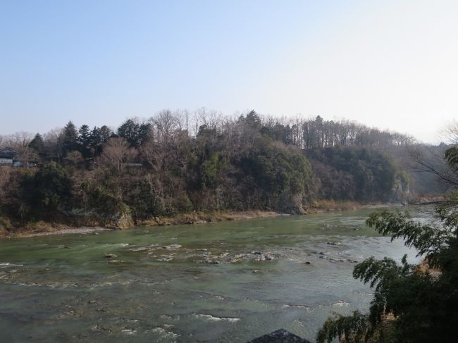 【表紙の写真】荒川沿いの断崖絶壁 城跡はこの絶壁の上<br /><br />作成中<br /><br /><br /><br /><br />