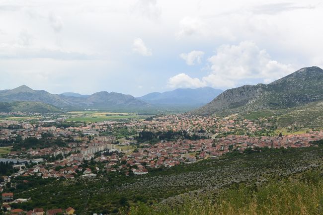 サラエボからモンテネグロのコトルに向かう途中で、南東ヘルツェゴビナにあるTrebinje(トレビニェ)に寄り道。<br /><br />SuperbAdventures<br />http://www.superbadventures.com/