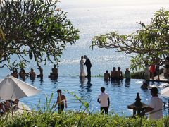 バリの休日、基本何もしないのだが、少しは観光も（ブラタン寺院をメインに）ジェゴクの音色に食事。