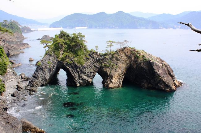 岩手の旅もいよいよ最終日。<br />梅雨入りを避けてやってきたとはいえ、こんなにお天気に恵まれるとは。<br />今日のルートは穴通磯から厳美渓へ。<br />ゆったり舟下りを楽しんで帰途につきます。