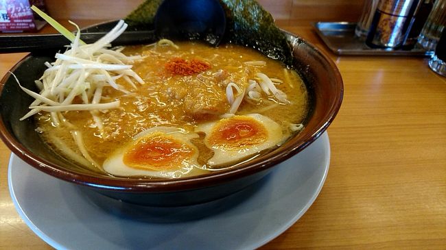 　昼食を求めてうろうろ、古河でラーメン屋を発見。お客さんもたくさん入っていたので。。。。まあ普通でした。<br />天下の味　ラーメン　「あすなろ」さんです。ここは、肉ミソラーメンが一押しです。煮卵が絶品でした。