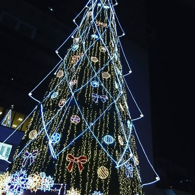 クリスマスシーズンに梅田スカイビルで開催される<br />ドイツクリスマスマーケットに今年も行って来ました