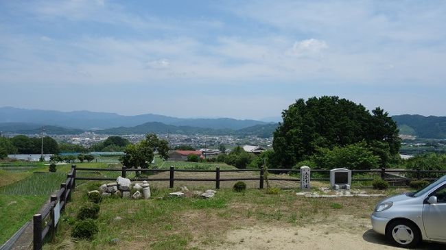 先日吉野「花矢倉」から見た葛城の遠望に感動しました。では、その逆はどう見えるかという命題を課して、再び金剛葛城行へ・・・と云えばかっこよくは聞こえるのですが、中河内にも野暮用を抱えておりましてその序でと云うのが本音ではありますが、それなりに楽しかったのでご報告です。