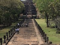 2018年ベトナムラオスタイ研修旅行18　天空のパノム・ルン遺跡を見る