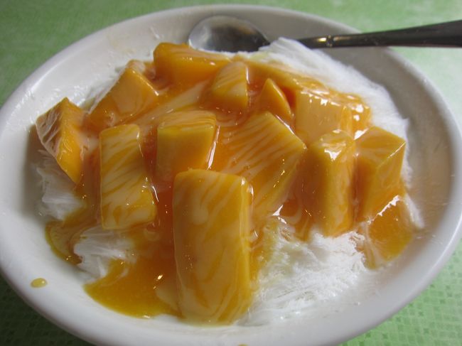 https://4travel.jp/travelogue/11373221<br />で台北にやって来ました。<br />1日目はちょっと食べすぎてしまいました×××<br />久しぶりに食べた芒果かき氷は格別です(^▽^)/<br /><br /><br />■□■今回の台湾旅行□■□<br />https://4travel.jp/travelogue/11373221<br />https://4travel.jp/travelogue/11374086<br />https://4travel.jp/travelogue/11374281<br />https://4travel.jp/travelogue/11374478<br />https://4travel.jp/travelogue/11374744<br /><br /><br />【表紙の写真】冰讃の「芒果雪花冰」