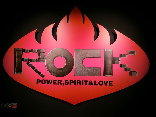 京都駅伊勢丹内にある美術館へ。<br />展示は「ROCK:POWER,SPIRIT&LOVE」。<br />