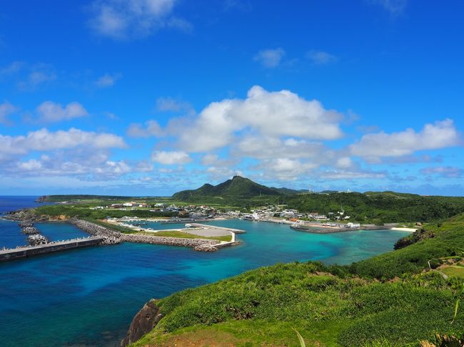 今回は、沖縄県の与那国島に行ってきました。<br />帰ってきたばかりですけど、いや～すごかったですね。<br />一人旅に目覚めてから初、沖縄の離島です。<br />実は、それ以前に高校の修学旅行で石垣島に行ったことがありました。<br />同僚からは、石垣島経由で行くなら、石垣島にも滞在した方がいいんではないかと助言が・・・<br />ですが、調べても観光地化された場所が多く、今回は敬遠することに。<br /><br />主な経路等<br />６月２３日（土）　羽田ファーストキャビン（１泊２日素泊り）<br />６月２４日（日）　ＪＴＡ　羽田６：５５発～石垣１０：００着<br />　　　　　　　　　ＲＡＣ　石垣１２：２５発～与那国 １３：００着<br />　　　　　　　　　米浜レンタカー<br />　　　　　　　　　アイランドホテル与那国（４泊５日朝食付き）<br />６月２８日（木）　ＲＡＣ　与那国９：０５発～石垣９： ４０着<br />　　　　　　　　　ＪＴＡ　石垣１０：４０発～羽田1３：３０着
