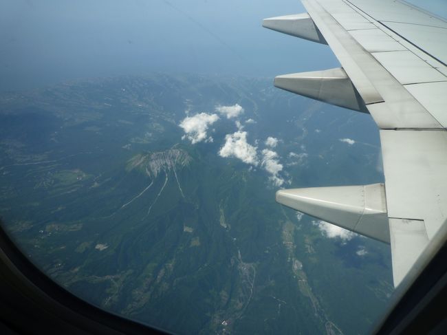 韓国では３日間良いお天気でしたが、本当に暑かったです！<br />海外旅行が久しぶりの人や、慣れていない人がいたので空港で荷物の入れ替えです。<br />荷物を預けてからも、呼び出しが有ったり・・。<br />