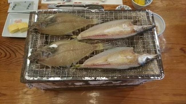 冬場の蟹で有名な間人(たいざ)に出張で三日間滞在しました。宿泊した「はしうど荘」は料金が安い上に風呂もよく、また朝食に出た自分で焼いて食べる干物は感動的な美味しさでした。