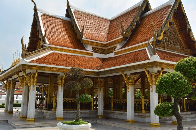 タイ（その2）：ワット・ラチャナダー、トリムック宮殿、パルサカワン宮殿、アナンタサマーコム宮殿、チットラダー宮殿