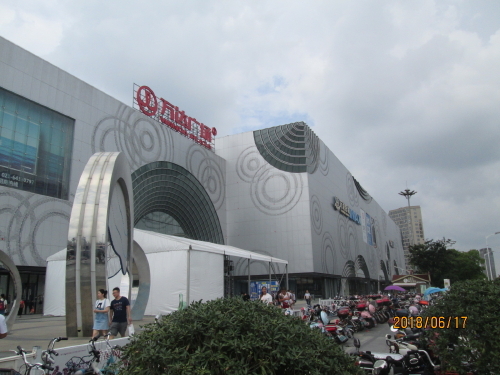 上海の松江万達広場・巨大モール・屋外飲食店街・開業2014年