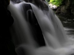 ◆緑風渡る初夏の山鶏渓谷