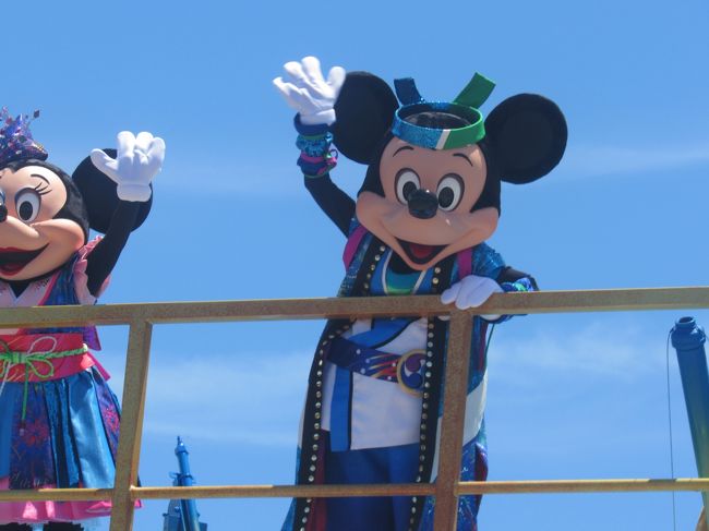 2018年7月10日から夏祭りがはじまったディズニーランドに行ってきました!<br /><br />混んでました。暑かった!
