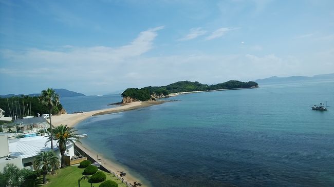 今回の旅は、瀬戸内の島めぐりの1つとして小豆島へ渡りエンジェルロードを歩くこと、夫が行ってみたいと言っていた鳴門の大塚国際美術館をメインにプランニングしました。<br />ルートをどうしようかと迷いましたが、新幹線とレンタカー、そしてフェリーを使って神戸経由で廻ることにしました。<br />天気に恵まれ、明石海峡大橋、大鳴門橋、エンジェルロード、寒霞渓など絶景の写真が撮れて良かったです。<br />1日目　新幹線で神戸へ　三宮日産レンタカー　淡路島オアシス　鳴門公園　大鳴門橋　ルネッサンスリゾートホテル鳴門泊<br />2日目　大塚国際美術館　鳴門から高松へ<br />高松港からフェリー　小豆島土庄港着　小豆島国際ホテルチェックイン　エンジェルロード　ジョイフル<br />3日目　岬の分教場　二十四の瞳映画村<br />寒霞渓ロープウェイ　中山の棚田<br />オリーブ公園　醤の里　ジャンボフェリーにて神戸へ