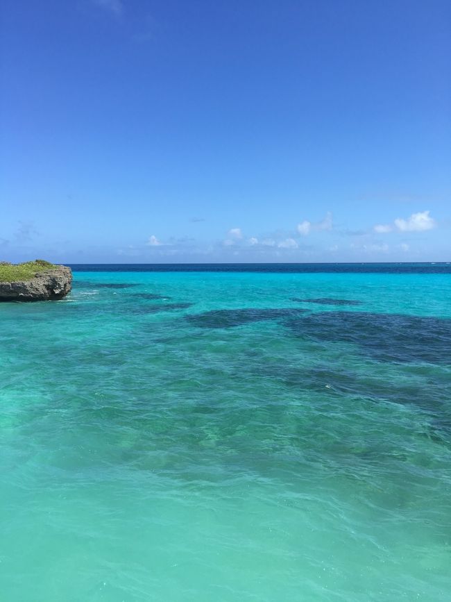 7月15～20日<br />毎年恒例の宮古島旅行<br />今回は五泊六日の旅<br /><br />天気予報は微妙でしたが、ほぼ毎日晴れて<br />毎日シュノーケル三昧<br />のんびりとした時間を過ごしてリフレッシュ<br /><br />去年行けなかった場所も行ってみたら<br />これまた最高(^ ^)<br /><br />今年は水中写真があまり取れなくて残念な所も<br />あったのですが良い旅になりました<br />