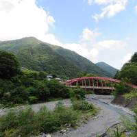 芦安温泉_Ashiyasu Onsen　南アルプスの玄関口！バイク好きのオーナーが営む温泉ペンションでまったり