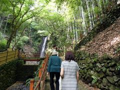 ０５．和・洋・中華3カ所のレストランを楽しむエクシブ湯河原離宮１泊　ロビーラウンジの喫茶　だるま滝　不動滝