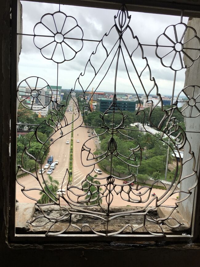 おはよう/こんにちは/こんばんは【サバイディ】<br /><br />【Patuxay Anousavari Monument 】<br /><br />※ レンタルサイクルでポタリング@タック号<br />
