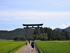 御創建２０５０年の熊野本宮大社、神職のご案内による御垣内正式参拝