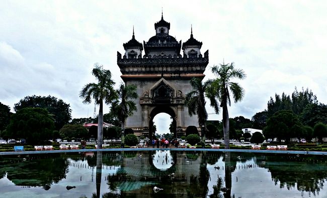 「タイ周辺国へのグローバル戦略の旅」パート4です。 <br />今回は初めてのラオス(ビエンチャン)への訪問です。。。パチパチ!<br /><br />ちなみにパート1はカンボジア(シェムリアップ)、パート2は台湾(台北)、パート3はベトナム(ホーチミン)でした。 <br /><br />ラオスは、タイ側から舟で2回ほど上陸したことありますが、正式ルートで入国するのは今回初めて。<br />なお、ラオスへの直行便がないので、タイ経由になりますので、バンコク・パタヤにも訪問しますので、2018年 4回目のタイ旅行となります。<br /><br />ビエンチャンでは、レンタルバイクを借りて市内+郊外をウロウロします。<br /><br />今回の旅程は以下のとおり。LCCのお陰で安く旅ができます。<br /><br />【今回の旅程】 <br />■2018年8月10日(金) <br /> 関空⇒バンコク・ドンムアン by エアアジア<br /> ※往復:25,610円也<br />□チェックインプロンポン@バンコク:1泊<br /> ※1泊朝食無し:3,263円也<br /><br />■2018年8月11日(土) <br /> バンコク⇒パタヤ by ベルトラベルバス<br /> ※370B也<br />□ベイブリーズホテルパタヤ@パタヤ:1泊<br /> ※1泊朝食無し:806B也<br /><br />■2018年8月12日(日) <br /> パタヤ⇒バンコク by ベルトラベルバス<br /> ※370B也<br />□ナントラスクンビット39@バンコク:1泊<br /> ※1泊朝食付き:720B也<br /><br />■2018年8月13日(月)<br /> バンコク・ドンムアン⇒ビエンチャンby エアアジア<br /> ※往復:16,182円也<br />□メコンホテル@ビエンチャン:4泊<br /> ※1泊朝食付き:37,34$也<br /><br />■2018年8月17日(金)<br /> ビエンチャン⇒バンコク・ドンムアンby エアアジア<br />□マキシムズイン@バンコク:1泊<br /> ※1泊朝食無し:1,182B也<br /><br />■2018年8月18日(土) <br /> バンコク・ドンムアン⇒関空 by エアアジア