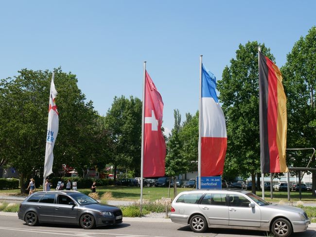 自由気ままに フランス男一人旅<br /><br />フランス、男一人、スト等予想外なトラブルも沢山ありましたが、三週間思いっ切り楽しいんできました!<br />カメラを持って行きましたが、たまにスマホの写真が登場します.ご容赦ください(笑)<br />以下日程です<br />-----<br />①6/26 KIX-CDG-Reims(ランス)泊<br />①6/27 Strasbourg(ストラスブール)泊<br />↑https://4travel.jp/travelogue/11380514<br />②6/28 Colmar(コルマール)泊<br />↑https://4travel.jp/travelogue/11380514<br />③6/29 Kaysersberg,Riquewhir,Hunawhir,Ribeauvill-Colmar泊<br />↑https://4travel.jp/travelogue/11382118<br />☆6/30 Basel(バーゼル)泊<br />☆7/1 Nice(ニース)泊<br />↑https://4travel.jp/travelogue/11382905<br />⑤7/2 Cannes(カンヌ)-Nice泊<br />⑤7/3 Monaco(モナコ),Eze(エズ)-Nice泊<br />↑https://4travel.jp/travelogue/11383773<br />7/4 Bordeaux(ボルドー)泊<br />7/5 Bordeaux(ボルドー)泊<br />7/6 Bordeaux(ボルドー)泊<br />7/7 La Rochell(ラロッシェル)泊<br />7/8 Nantes(ナント)泊<br />7/9 Cholet(ショレ)-Nantes泊<br />7/10 Pontchateau(ポンシャトー)-Nantes泊<br />7/11 Nantes泊<br />7/12 SaintNazaire-Blois(ブロワ)泊<br />7/13 Chambord城見学-Paris(パリ)泊<br />7/14 Paris泊<br />7/15 Paris泊<br />7/16 Paris泊<br />7/17 Paris-CDG-機内泊<br />7/18 KIX<br />-----
