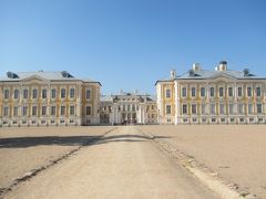 三姉妹を連れて北欧４カ国個人手配その４：一人はこだわり自閉ちゃん：3日目チャーター移動前編　リガ→ルンダーレ→十字架の丘→カウナス