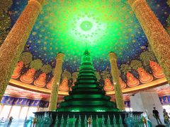 インスタ映えで有名な緑ガラスの仏塔のあるワットパクナームへ行ってみた