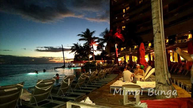1年前の8月の旅行記です★<br /><br />26年前にハネムーンで行ったハワイ旅行。<br />その時にお腹にいた息子が、今回、私と私の母を連れて行ってくれるという、まさに、「親孝行、おばあちゃん孝行の旅」でした!!<br /><br />詳細は、【前編1】【前編2】をご覧ください♪<br /><br />このページでは【後編1】として、3日目の旅行記を掲載します。<br /><br /><br />--------------------------------------------<br />●名古屋~ホノルル デルタ航空 直行便利用<br />2人分は、往復エコノミー席のチケットを購入。<br />1人分は、私のマイルを利用し、往路はエコノミー、復路はビジネスで合計:90000マイルで入手<br />(往復エコノミーよりも、復路のみビジネスの方が合計マイルが少ないという現象だったので)<br /><br />●宿泊1~2泊:インペリアル・ワイキキ<br />(ワンベッドルーム。キッチン付き、パーシャンオーシャンビュー)<br />●宿泊3~4泊:シェラトン・ワイキキ(オーシャンフロント)<br /><br />◆◆旅費合計:ひとりあたり=約 140,000円(航空券とホテルのみ)<br /><br />マイルで1人分の航空券代が浮いたので、結果、ツアーよりも断然安くなりました!<br />少しでも旅費を節約するため、前半・後半とホテルを2泊づつ泊まりました。<br />--------------------------------------------<br />