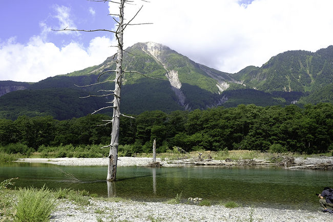 盛夏真っ盛りの都会を離れて、前々から一度は行ってみたかった<br />上高地、そして飛騨高山への３日間のカメラ旅の記録です。<br />２日目午前中の上高地滞在編です。