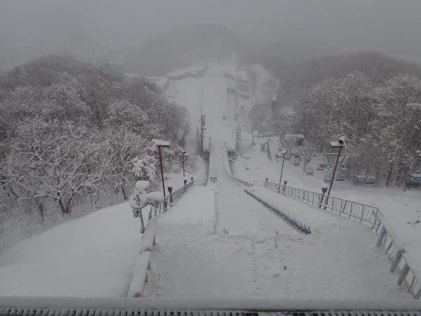 雪まつりが見たくて札幌（１０）大倉山ジャンプ競技場・リフトでジャンプ気分