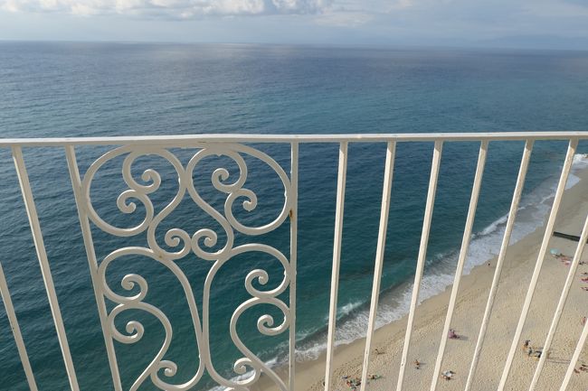 美しき南イタリア旅行♪　Vol.70(第3日）☆Tropea：ホテル「Palazzo Mottola」スイートルームから絶景を優雅に眺めて♪