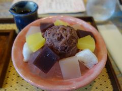 「嬰寿の命水」で作ったかき氷を食べて長寿を祈る。黒タマゴとどっちが効くのかな。